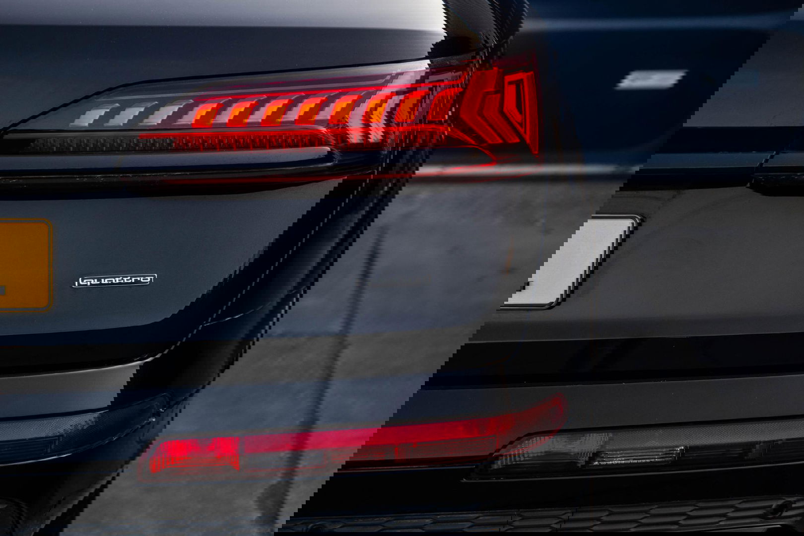 Audi Q7 SQ7 S-Line Grijs kenteken 3X S-LINE / 360 CAMERA / ADAPTIVE CRUISE CONTROLE / BLACK LINE