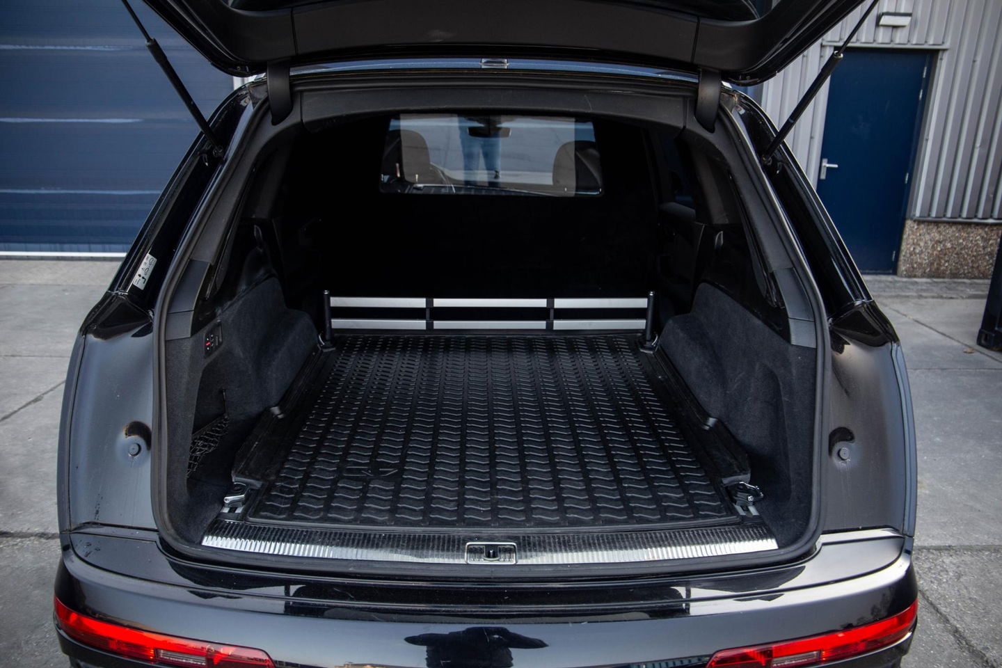Audi Q7 SQ7 S-Line Grijs kenteken 3X S-LINE / 360 CAMERA / ADAPTIVE CRUISE CONTROLE / BLACK LINE