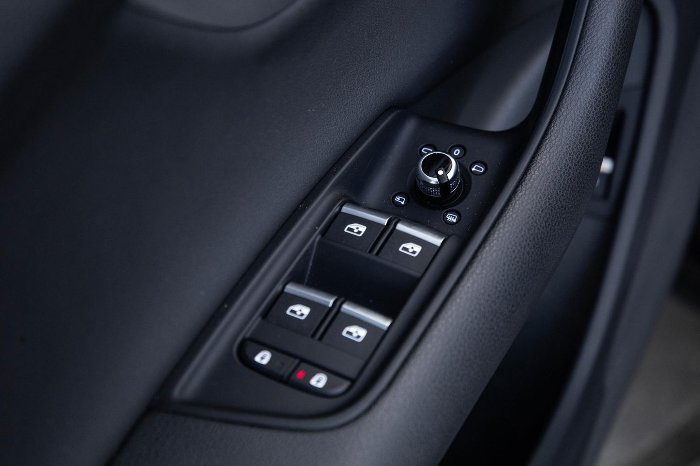 Audi Q7 SQ7 S-Line Grijs kenteken 3X S-LINE / 360 CAMERA / ADAPTIVE CRUISE CONTROLE / BLACK LINE