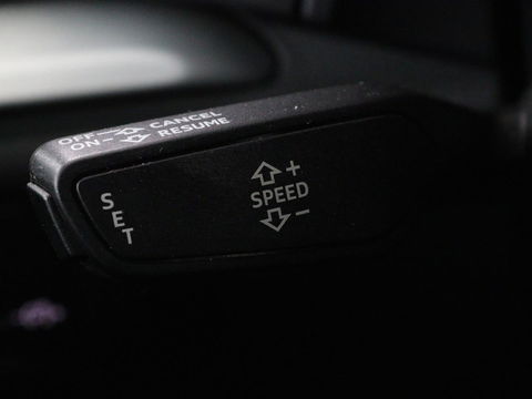Audi A3 Sportback 1.4 e-tron Lease Edition | Panoramadak | Trekhaak | Cruise control | Digitaal cockpit | LMV 18 inch | LED | S-line | Keyless go | PDC
