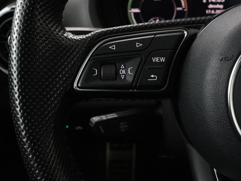 Audi A3 Sportback 1.4 e-tron Lease Edition | Panoramadak | Trekhaak | Cruise control | Digitaal cockpit | LMV 18 inch | LED | S-line | Keyless go | PDC