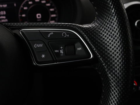 Audi A3 Sportback 1.4 e-tron Lease Edition | Panoramadak | Trekhaak | Cruise control | Digitaal cockpit | LMV 18 inch | LED | S-line | Keyless go | PDC