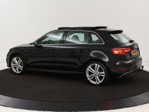 Audi A3 Sportback 1.4 e-tron Lease Edition | Panoramadak | Trekhaak | Cruise control | Digitaal cockpit | LMV 18 inch | LED | S-line | Keyless go | PDC