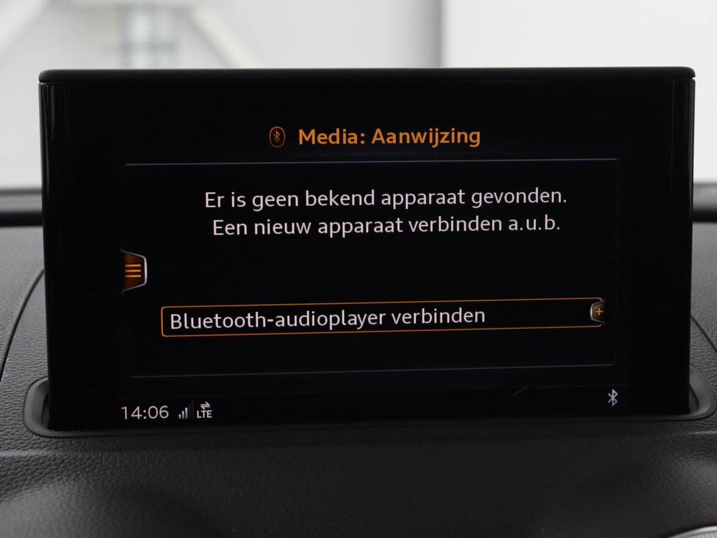 Audi A3 Sportback 1.4 e-tron Lease Edition | Panoramadak | Trekhaak | Cruise control | Digitaal cockpit | LMV 18 inch | LED | S-line | Keyless go | PDC