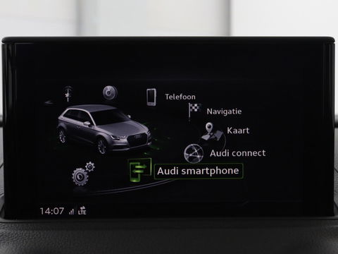 Audi A3 Sportback 1.4 e-tron Lease Edition | Panoramadak | Trekhaak | Cruise control | Digitaal cockpit | LMV 18 inch | LED | S-line | Keyless go | PDC
