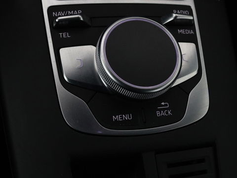 Audi A3 Sportback 1.4 e-tron Lease Edition | Panoramadak | Trekhaak | Cruise control | Digitaal cockpit | LMV 18 inch | LED | S-line | Keyless go | PDC