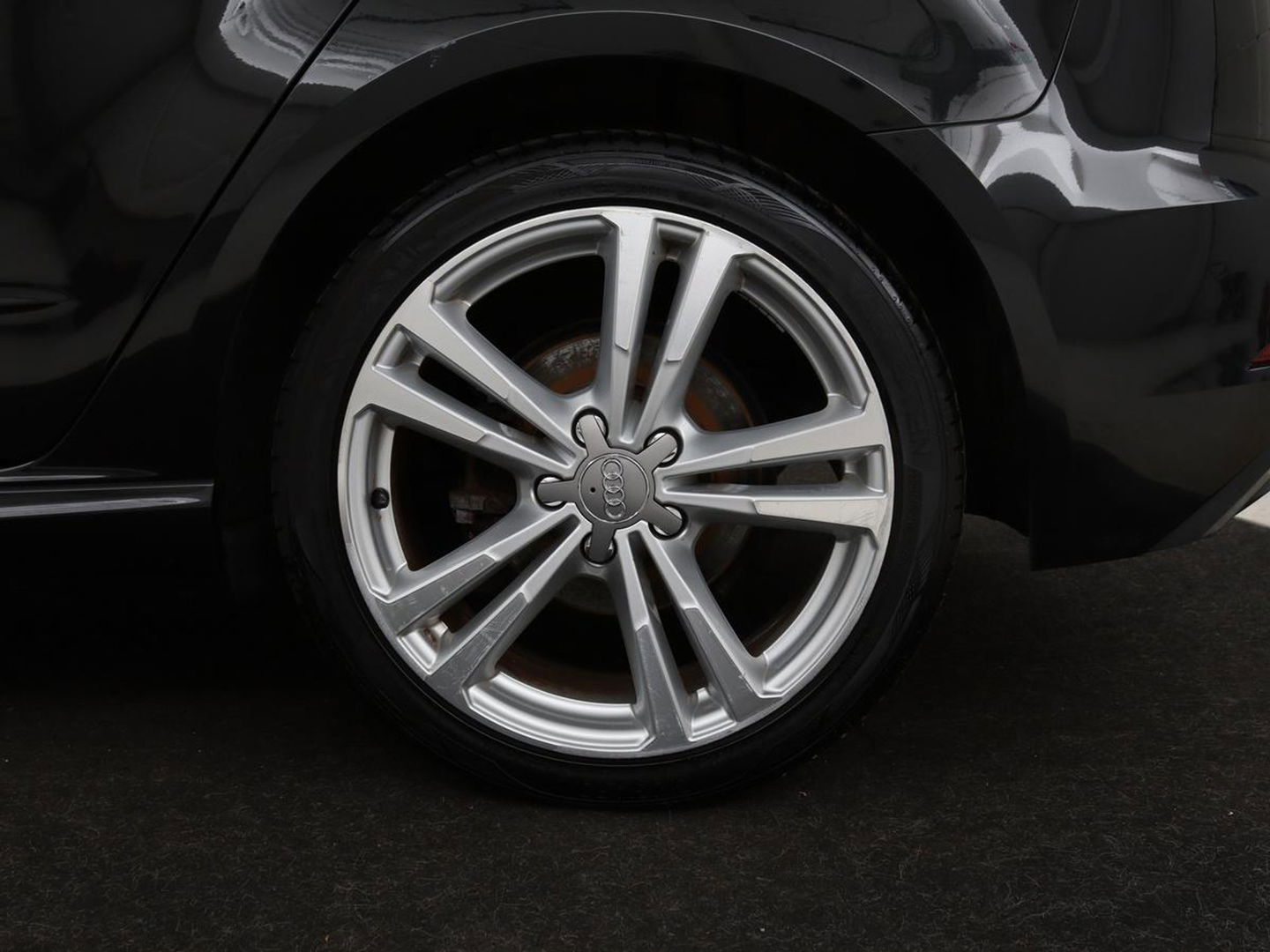 Audi A3 Sportback 1.4 e-tron Lease Edition | Panoramadak | Trekhaak | Cruise control | Digitaal cockpit | LMV 18 inch | LED | S-line | Keyless go | PDC