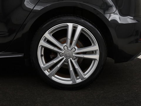 Audi A3 Sportback 1.4 e-tron Lease Edition | Panoramadak | Trekhaak | Cruise control | Digitaal cockpit | LMV 18 inch | LED | S-line | Keyless go | PDC