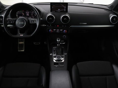 Audi A3 Sportback 1.4 e-tron Lease Edition | Panoramadak | Trekhaak | Cruise control | Digitaal cockpit | LMV 18 inch | LED | S-line | Keyless go | PDC