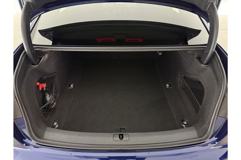 Audi A4 35 TFSI 150PK S-line Pano LED Sfeerverl. Clima Cruise Navigatie PDC 18''LMV