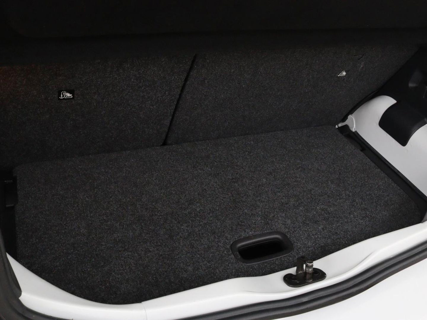 Volkswagen up! 1.0 BMT high up! | Cruise control | Airco | Bleutooth | LMV 15 inch | Parkeersensoren achter | Radio | LED dagrijverlichting