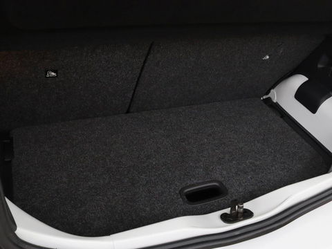 Volkswagen up! 1.0 BMT high up! | Cruise control | Airco | Bleutooth | LMV 15 inch | Parkeersensoren achter | Radio | LED dagrijverlichting