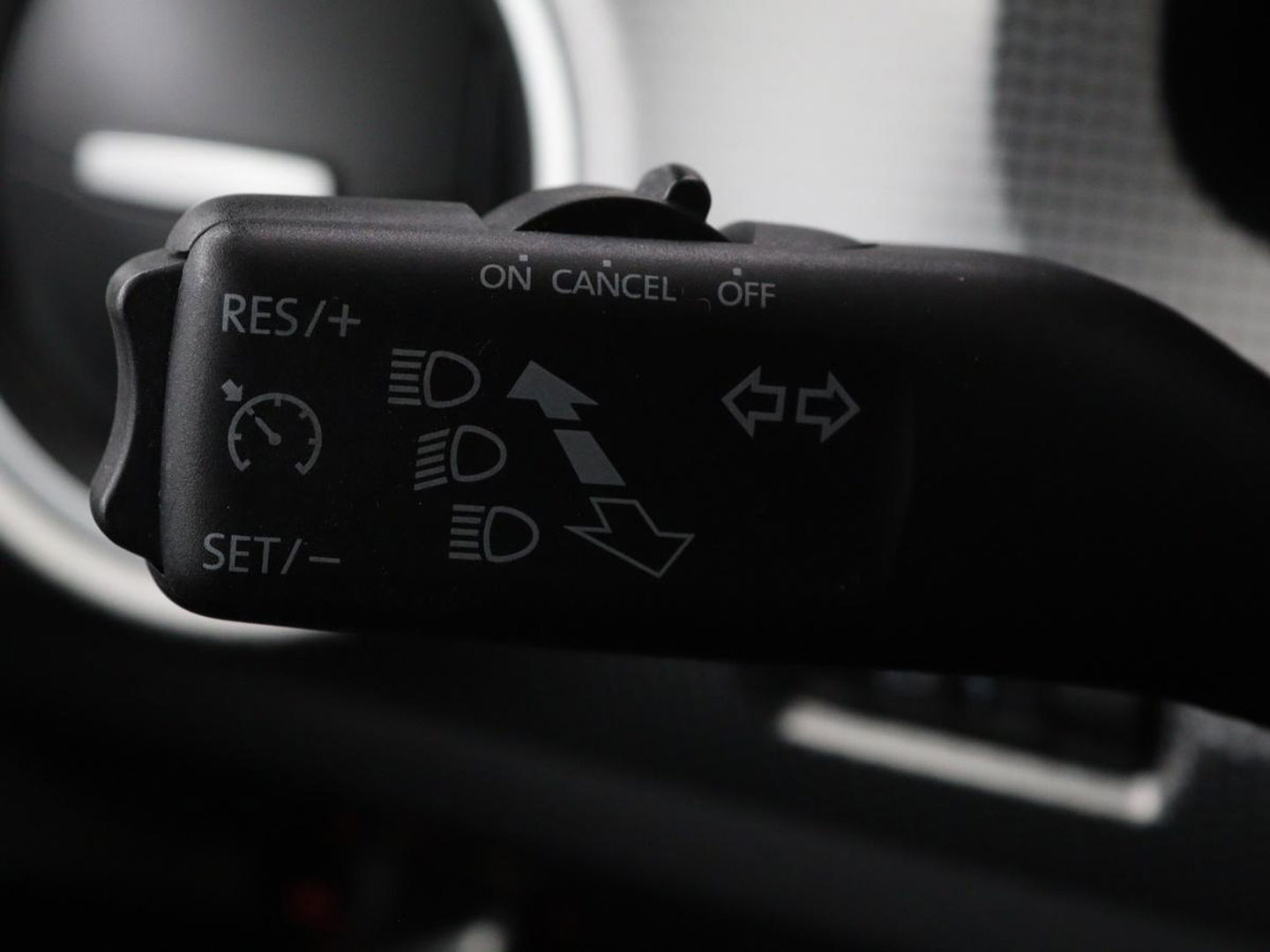 Volkswagen up! 1.0 BMT high up! | Cruise control | Airco | Bleutooth | LMV 15 inch | Parkeersensoren achter | Radio | LED dagrijverlichting