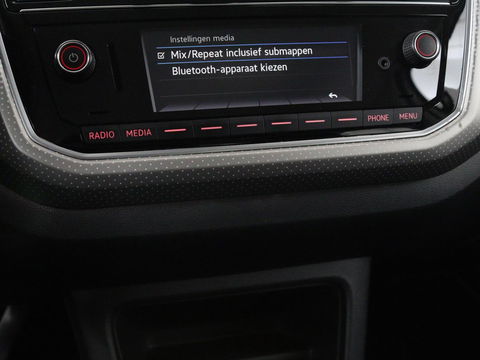 Volkswagen up! 1.0 BMT high up! | Cruise control | Airco | Bleutooth | LMV 15 inch | Parkeersensoren achter | Radio | LED dagrijverlichting