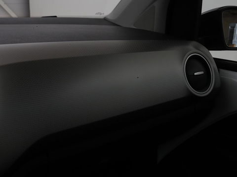 Volkswagen up! 1.0 BMT high up! | Cruise control | Airco | Bleutooth | LMV 15 inch | Parkeersensoren achter | Radio | LED dagrijverlichting