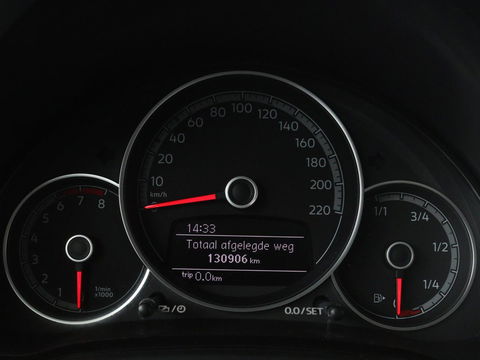 Volkswagen up! 1.0 BMT high up! | Cruise control | Airco | Bleutooth | LMV 15 inch | Parkeersensoren achter | Radio | LED dagrijverlichting