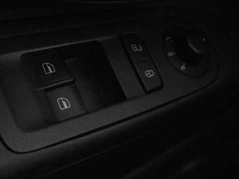 Volkswagen up! 1.0 BMT high up! | Cruise control | Airco | Bleutooth | LMV 15 inch | Parkeersensoren achter | Radio | LED dagrijverlichting