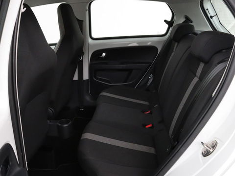 Volkswagen up! 1.0 BMT high up! | Cruise control | Airco | Bleutooth | LMV 15 inch | Parkeersensoren achter | Radio | LED dagrijverlichting