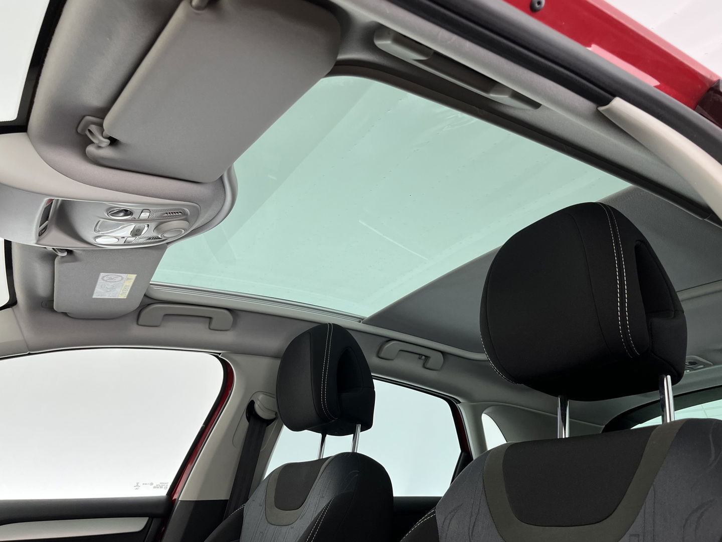 Citroën C4 1.6 e-HDi Ligne Business *PANO | NAVI-FULLMAP | COMFORT-SEATS | ECC | PDC | CRUISE | TOWBAR | 16"ALU*