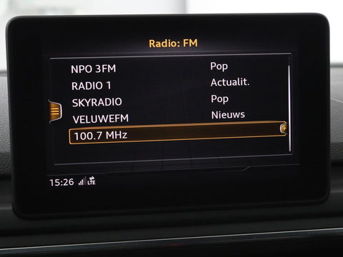 Audi A4 Limousine 35 TFSI Sport S line edition | Half leder | Full LED | LMV 18 inch | Climate control | Cruise control | Bleutooth | Navigatie