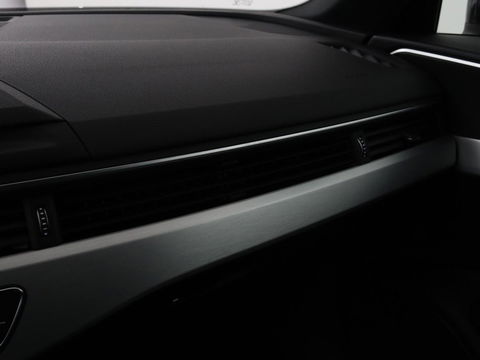 Audi A4 Limousine 35 TFSI Sport S line edition | Half leder | Full LED | LMV 18 inch | Climate control | Cruise control | Bleutooth | Navigatie