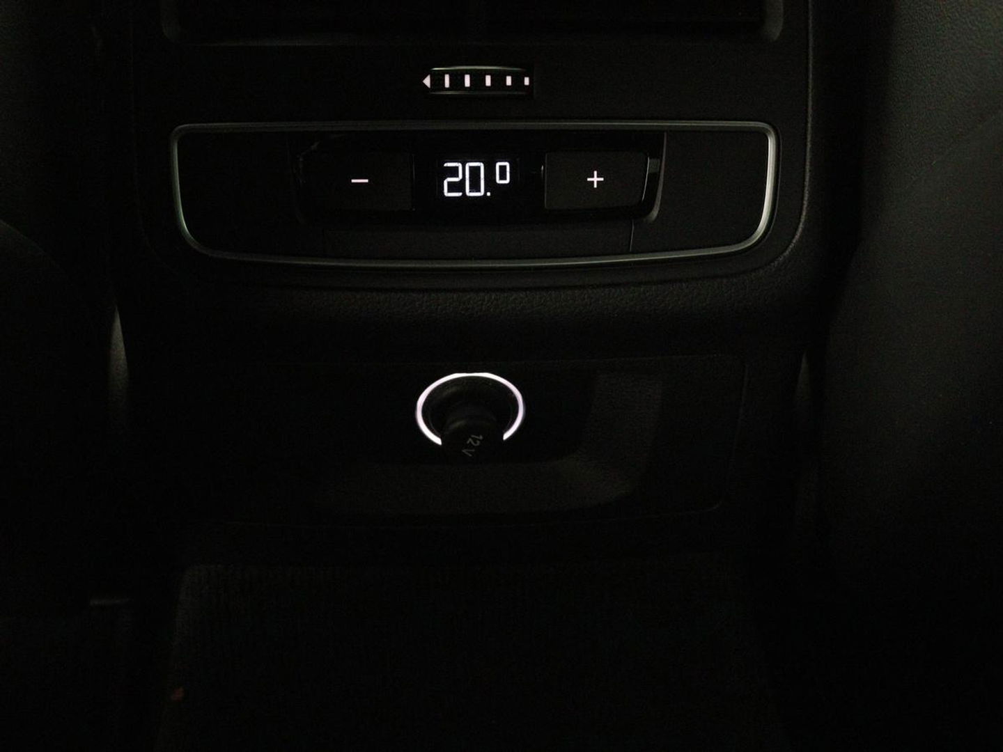 Audi A4 Limousine 35 TFSI Sport S line edition | Half leder | Full LED | LMV 18 inch | Climate control | Cruise control | Bleutooth | Navigatie