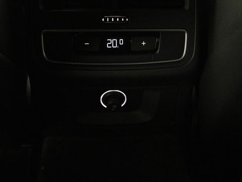 Audi A4 Limousine 35 TFSI Sport S line edition | Half leder | Full LED | LMV 18 inch | Climate control | Cruise control | Bleutooth | Navigatie