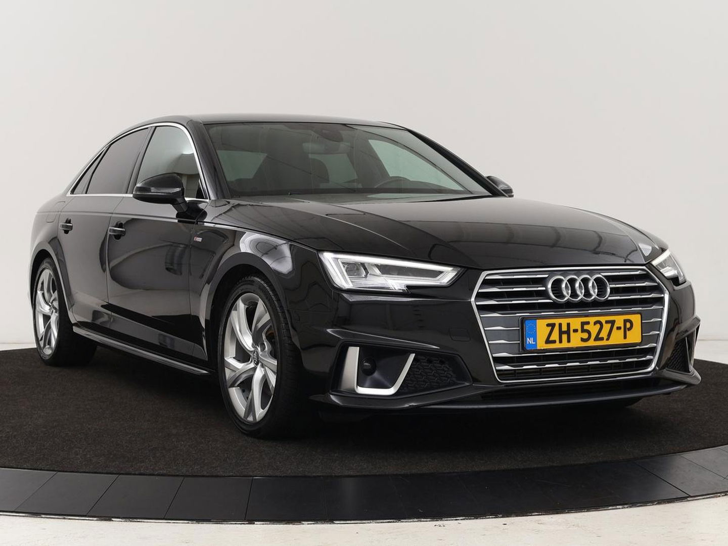 Audi A4 Limousine 35 TFSI Sport S line edition | Half leder | Full LED | LMV 18 inch | Climate control | Cruise control | Bleutooth | Navigatie
