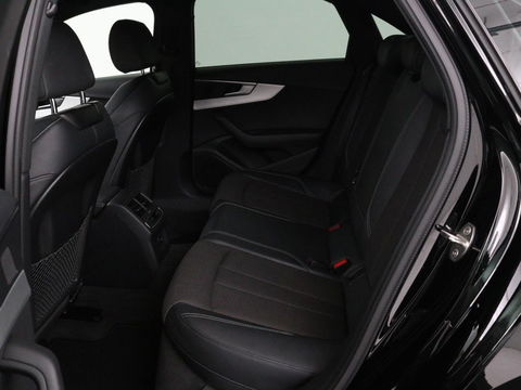 Audi A4 Limousine 35 TFSI Sport S line edition | Half leder | Full LED | LMV 18 inch | Climate control | Cruise control | Bleutooth | Navigatie