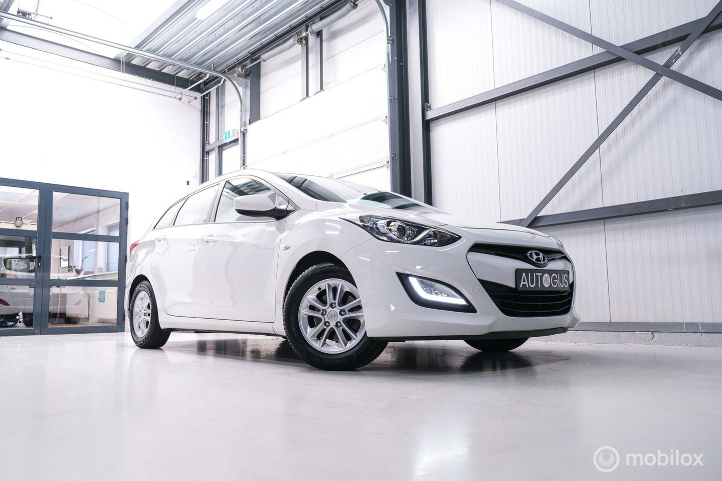 Hyundai i30 Wagon 1.6 GDI 120 pk | Trekhaak | Clima | Cruise | Stuurwielverwarming | All seasons | Nieuwe APK |