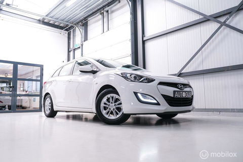 Hyundai i30 Wagon 1.6 GDI 120 pk | Trekhaak | Clima | Cruise | Stuurwielverwarming | All seasons | Nieuwe APK |