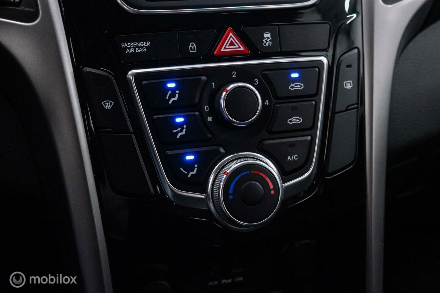 Hyundai i30 Wagon 1.6 GDI 120 pk | Trekhaak | Clima | Cruise | Stuurwielverwarming | All seasons | Nieuwe APK |