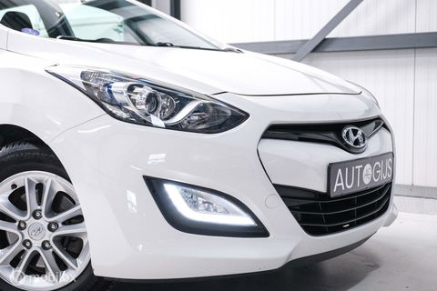 Hyundai i30 Wagon 1.6 GDI 120 pk | Trekhaak | Clima | Cruise | Stuurwielverwarming | All seasons | Nieuwe APK |