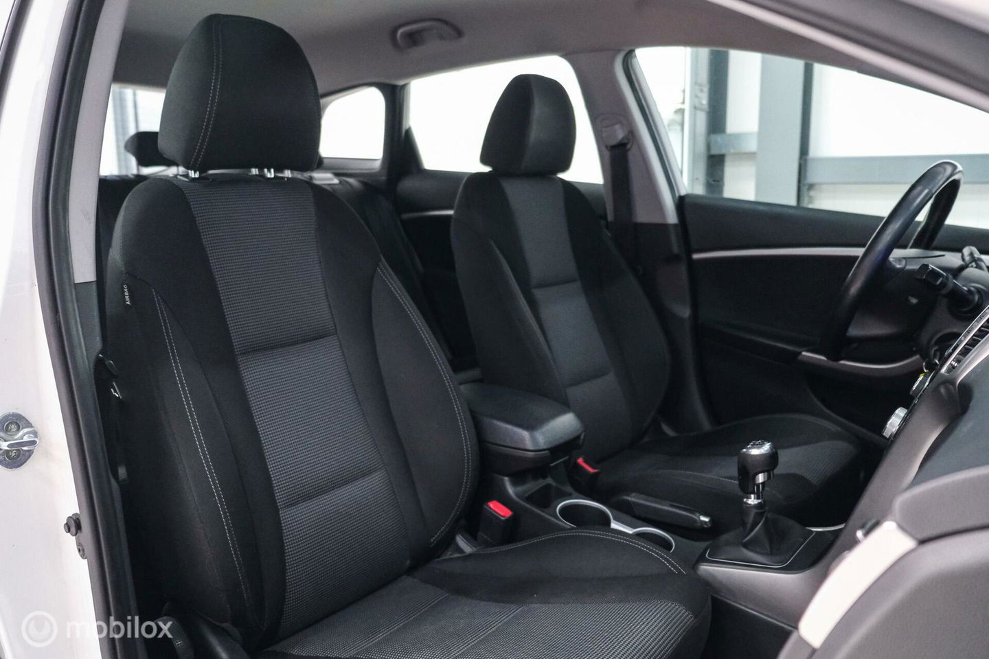Hyundai i30 Wagon 1.6 GDI 120 pk | Trekhaak | Clima | Cruise | Stuurwielverwarming | All seasons | Nieuwe APK |