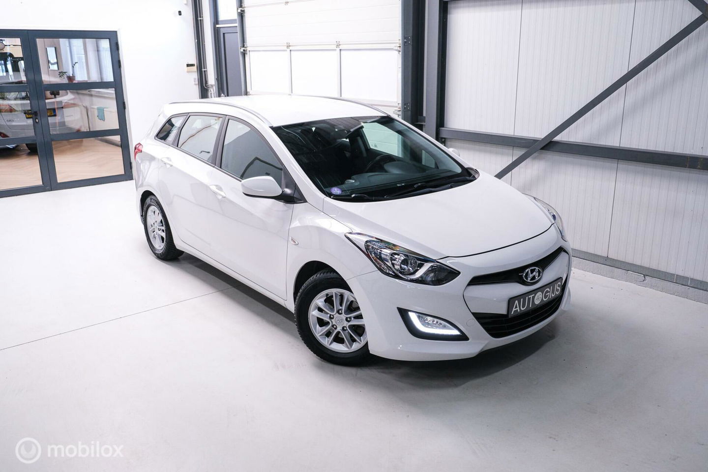 Hyundai i30 Wagon 1.6 GDI 120 pk | Trekhaak | Clima | Cruise | Stuurwielverwarming | All seasons | Nieuwe APK |