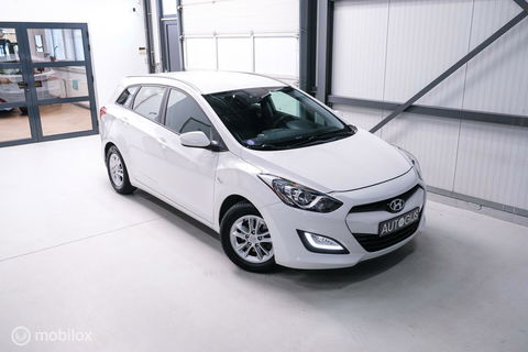 Hyundai i30 Wagon 1.6 GDI 120 pk | Trekhaak | Clima | Cruise | Stuurwielverwarming | All seasons | Nieuwe APK |
