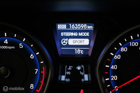 Hyundai i30 Wagon 1.6 GDI 120 pk | Trekhaak | Clima | Cruise | Stuurwielverwarming | All seasons | Nieuwe APK |