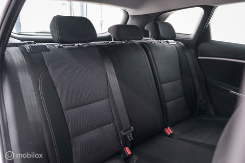 Hyundai i30 Wagon 1.6 GDI 120 pk | Trekhaak | Clima | Cruise | Stuurwielverwarming | All seasons | Nieuwe APK |