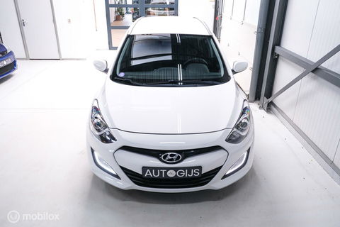 Hyundai i30 Wagon 1.6 GDI 120 pk | Trekhaak | Clima | Cruise | Stuurwielverwarming | All seasons | Nieuwe APK |