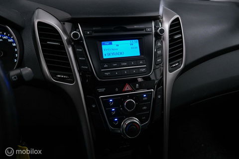 Hyundai i30 Wagon 1.6 GDI 120 pk | Trekhaak | Clima | Cruise | Stuurwielverwarming | All seasons | Nieuwe APK |