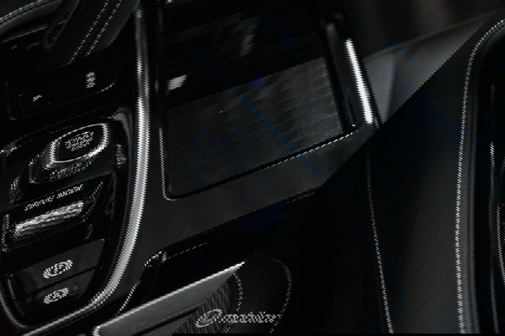Volvo V60 2.0 T8 Recharge AWD R-Design | NL auto | DAB+ | CarPlay | Adaptive | Blis | Rijklaar |