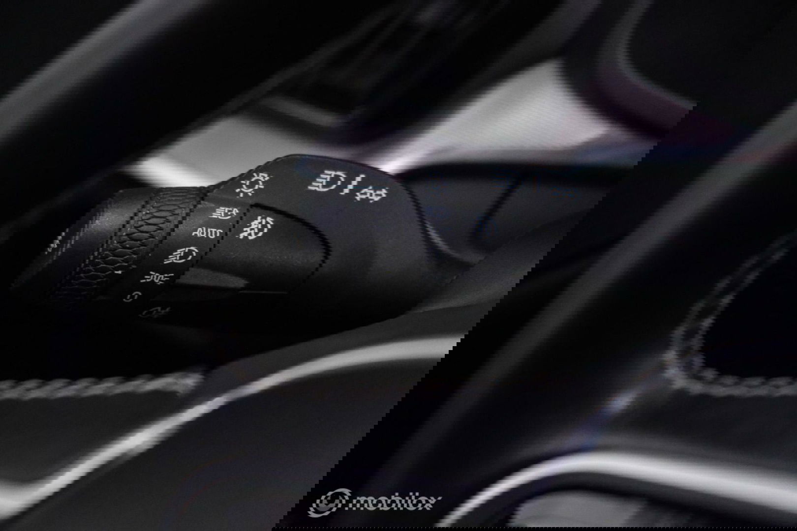 Volvo V60 2.0 T8 Recharge AWD R-Design | NL auto | DAB+ | CarPlay | Adaptive | Blis | Rijklaar |