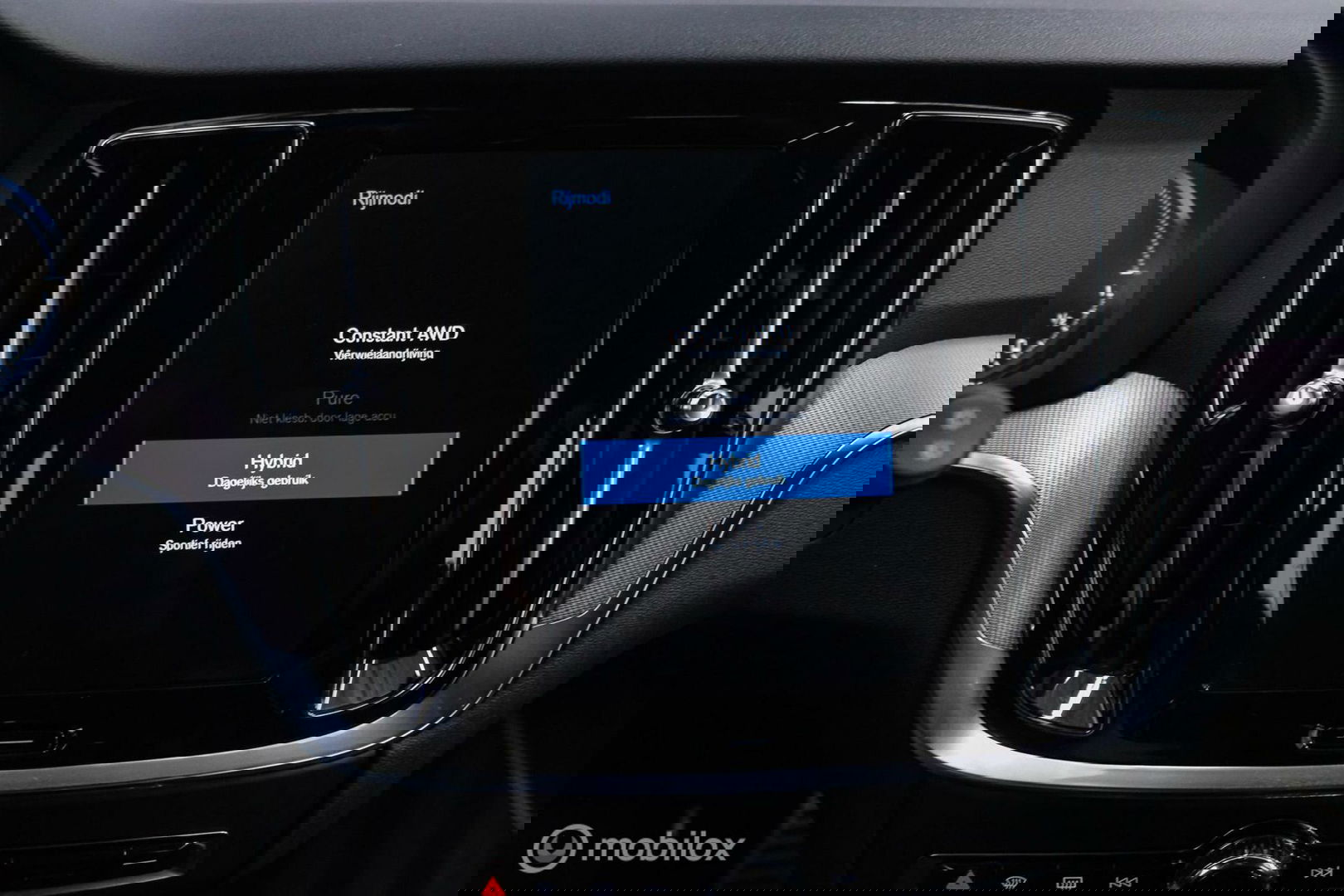 Volvo V60 2.0 T8 Recharge AWD R-Design | NL auto | DAB+ | CarPlay | Adaptive | Blis | Rijklaar |