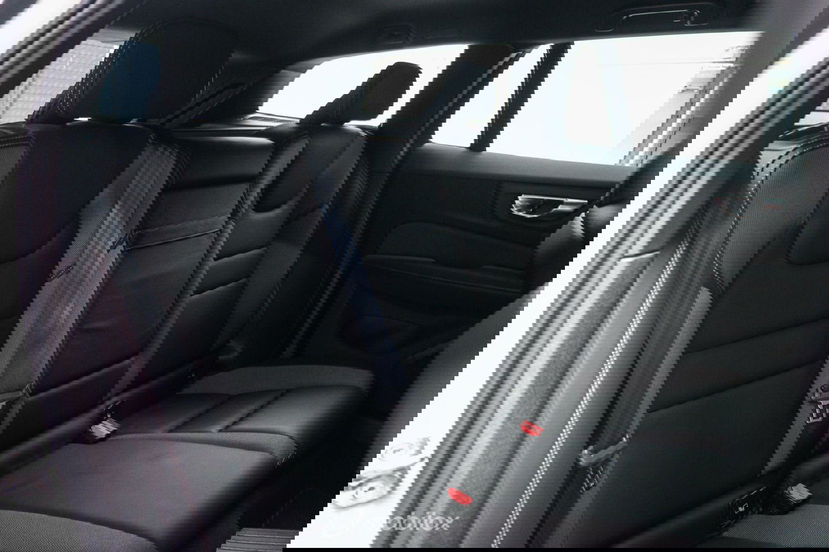 Volvo V60 2.0 T8 Recharge AWD R-Design | NL auto | DAB+ | CarPlay | Adaptive | Blis | Rijklaar |