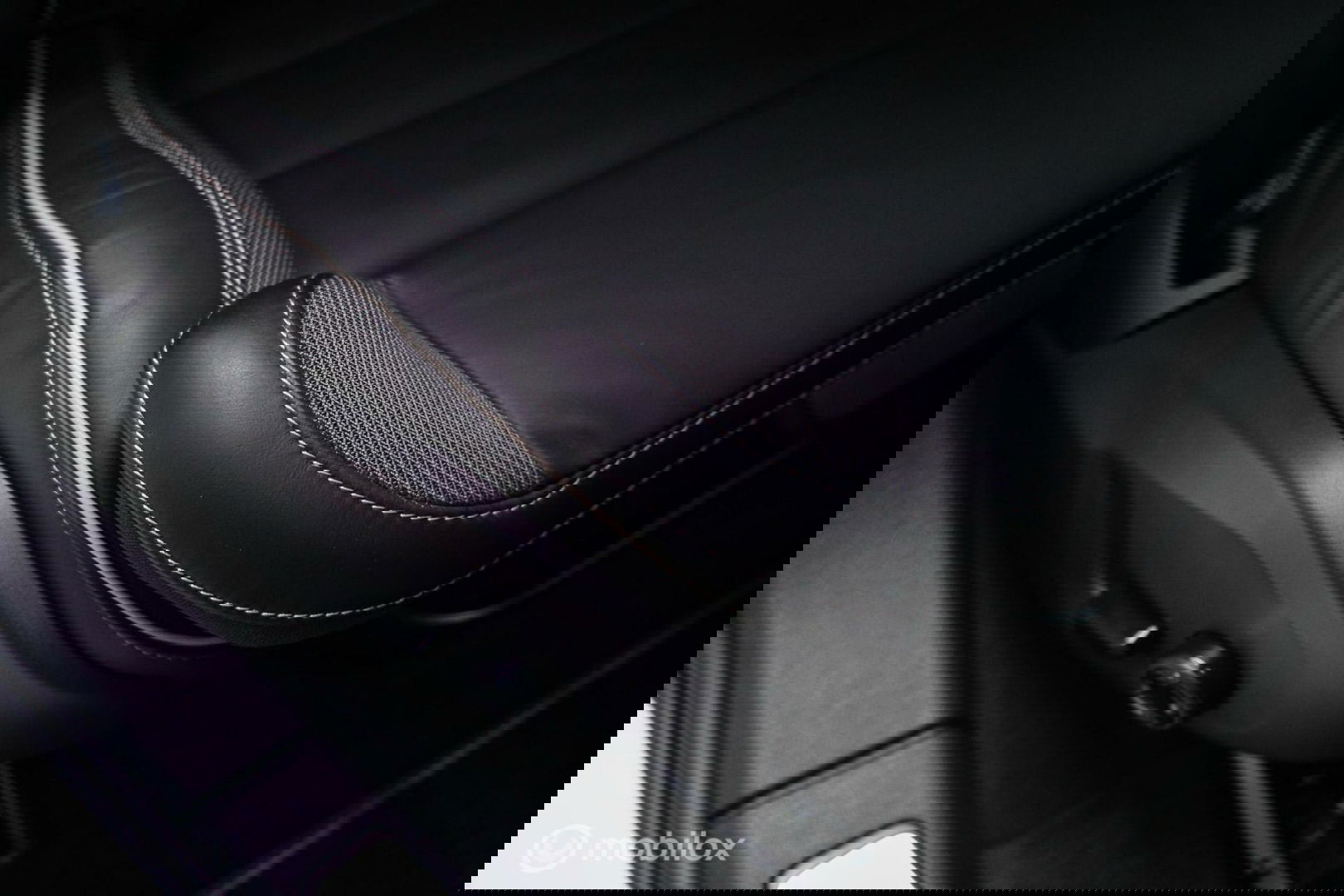 Volvo V60 2.0 T8 Recharge AWD R-Design | NL auto | DAB+ | CarPlay | Adaptive | Blis | Rijklaar |