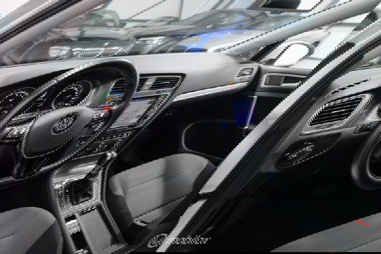 Volkswagen e-Golf | Adaptive | Stoelverwarming | PDC | Navigatie | Ambiance verlichting | LED |
