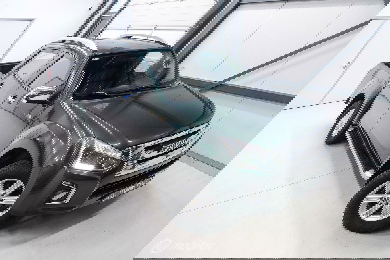 Isuzu D-max 1.9 Double Cab lang LS | 4x4 | Camera | Automaat | Zeer netjes | LED | Toyota Hilux |