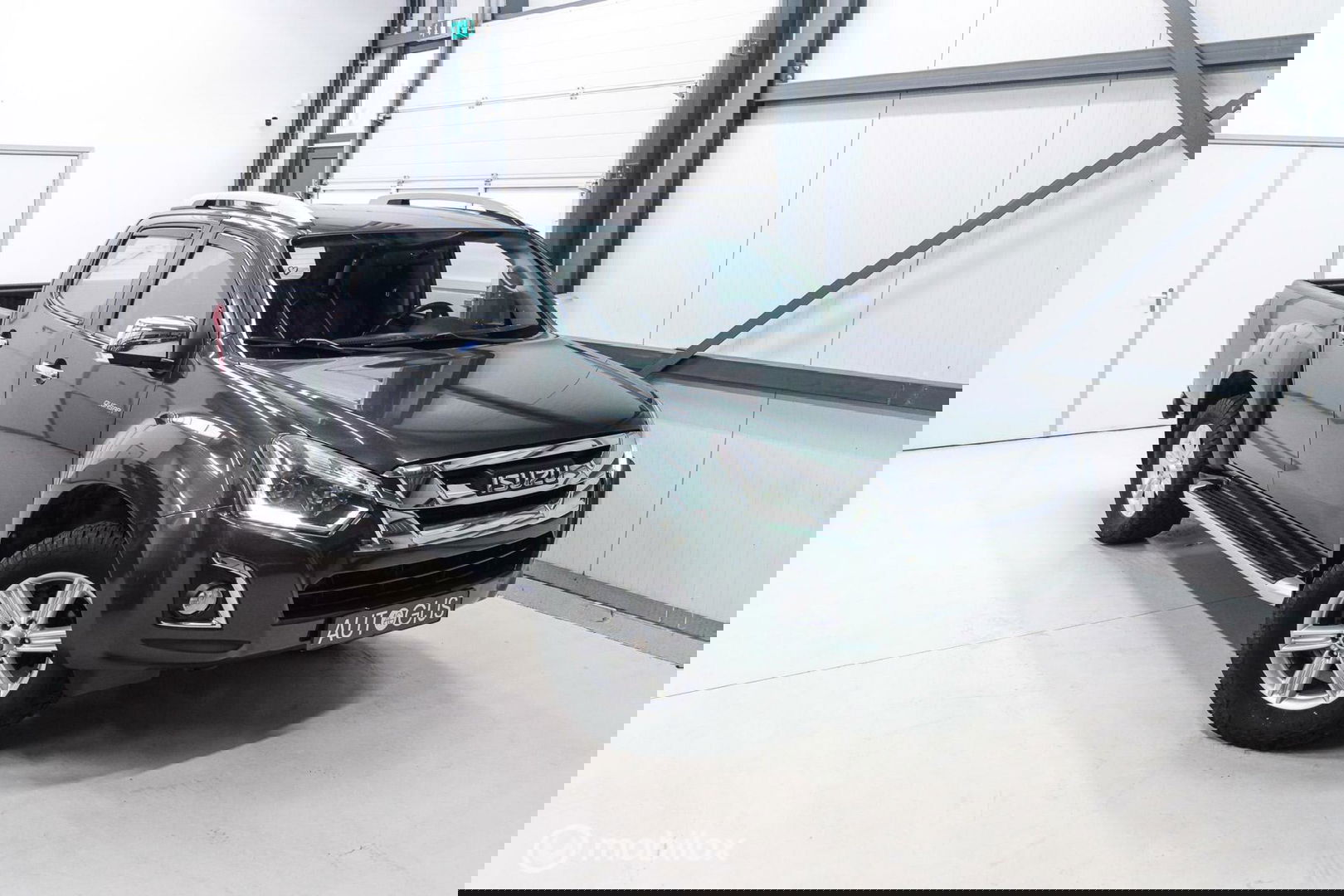 Isuzu D-max 1.9 Double Cab lang LS | 4x4 | Camera | Automaat | Zeer netjes | LED | Toyota Hilux |