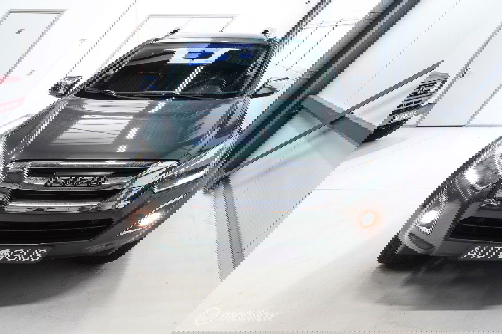 Isuzu D-max 1.9 Double Cab lang LS | 4x4 | Camera | Automaat | Zeer netjes | LED | Toyota Hilux |