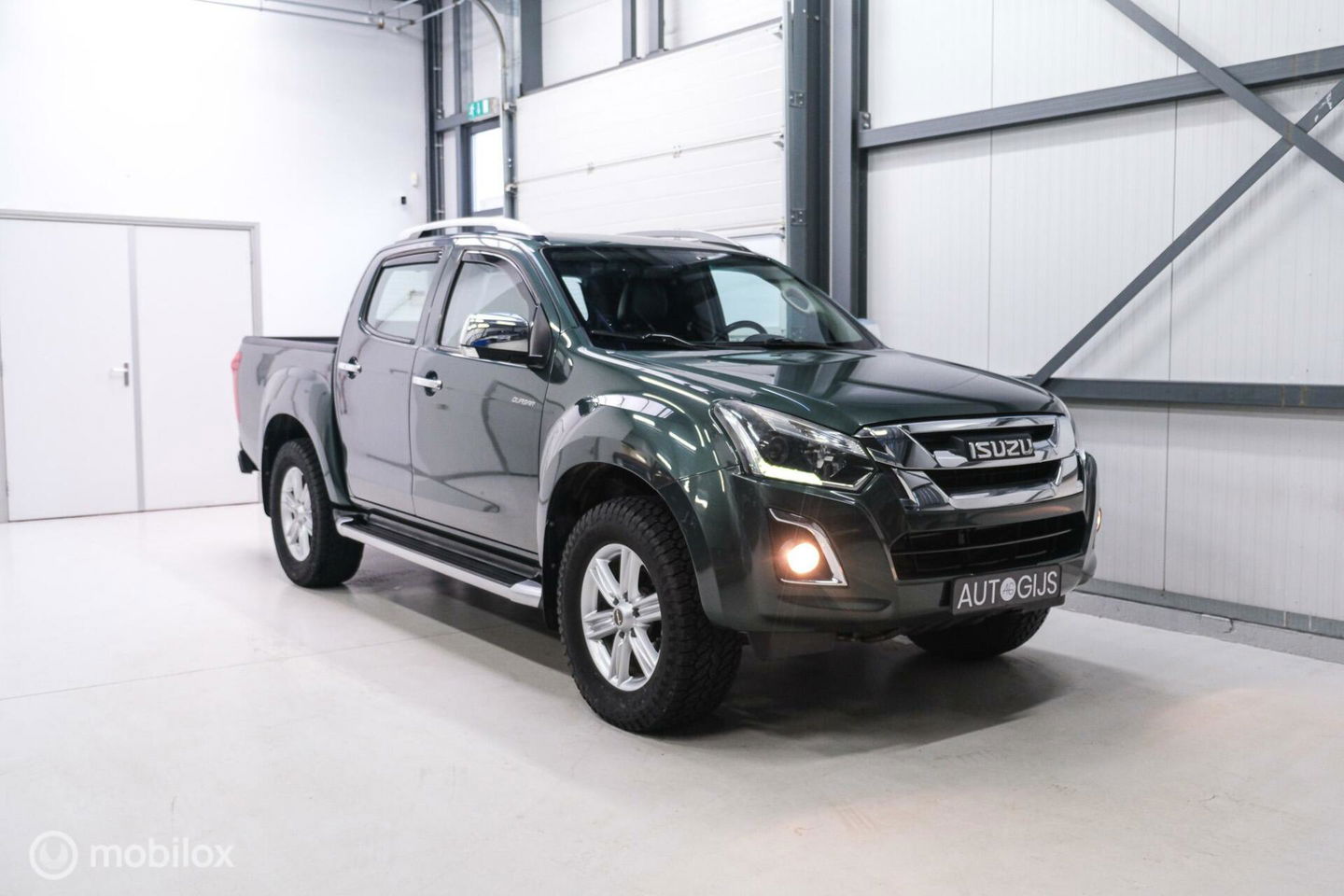 Isuzu D-max 1.9 Double Cab lang LS | 4x4 | Camera | Automaat | Zeer netjes | LED | Toyota Hilux |